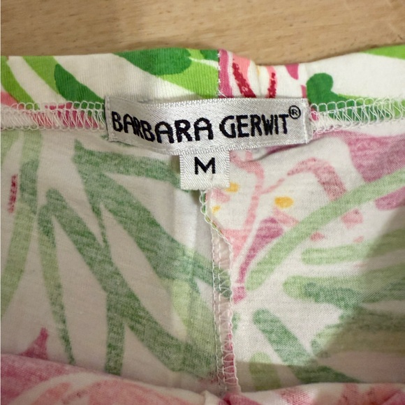 NWOT Vibrant Pink Patterned Leggings - Picture 2 of 2